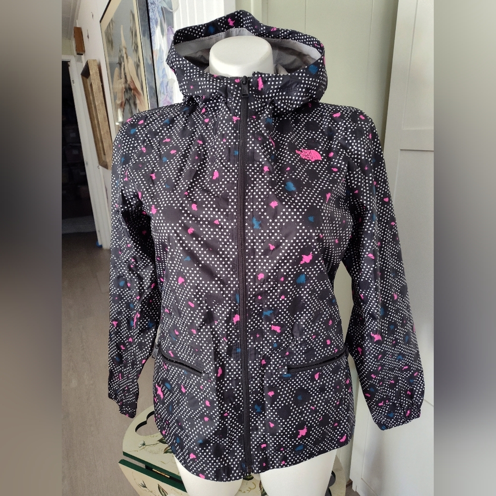 The North Face Karenna Rain Jacket in a black white dotted pattern Unworn Sz Lg